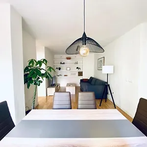  Apartment Gmc Turistics - The Picasso Neighborhood House